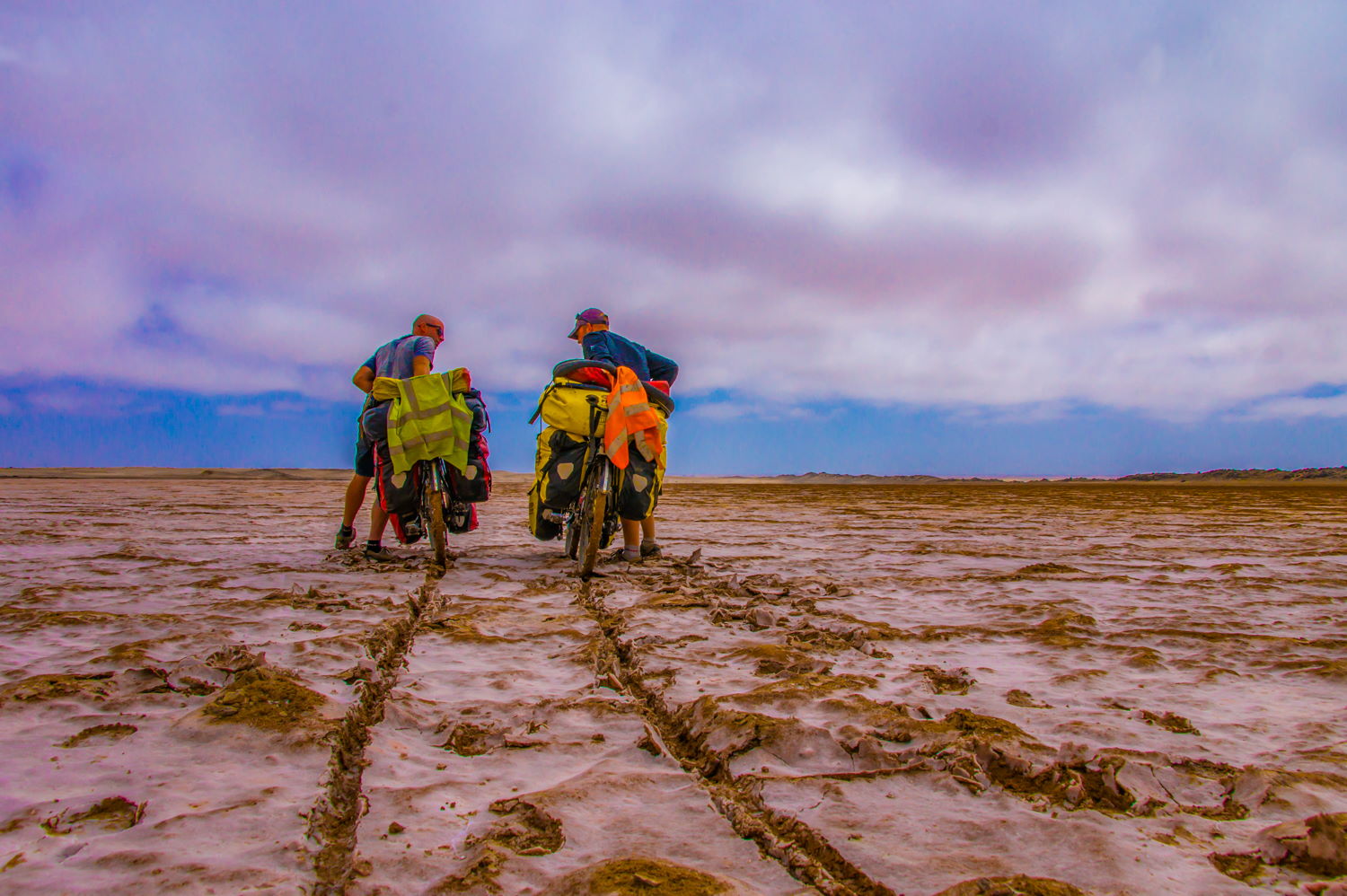 Philipp and Simon in Namibia Cycling